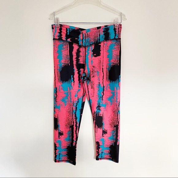 NWOT Fabletics Winn Printed PowerHold® Capri Heat Wave Print - Picture 3 of 6